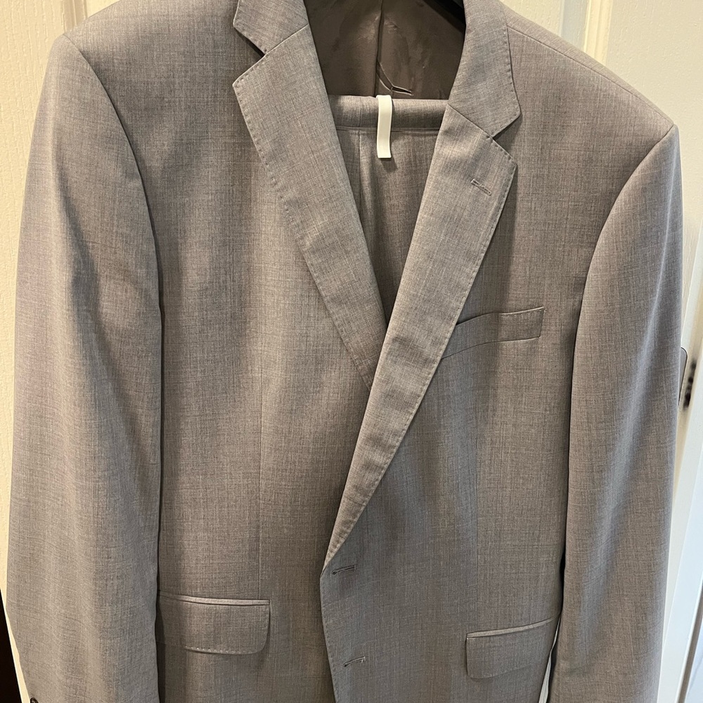 Hugo Boss Gray Suit - Perfect Condition